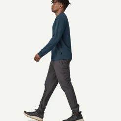 Discount Men's Long-Sleeved Essential Tee Men's|T-Shirts
